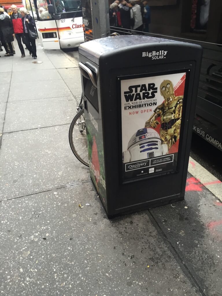NYスターウォーズ展の広告
