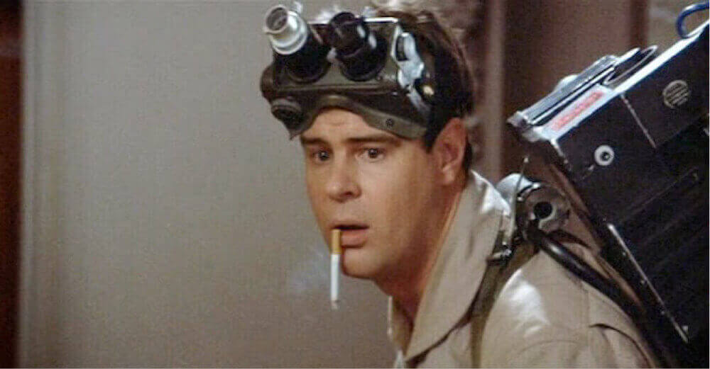 若かりし頃のダン・エイクロイド。 http://www.independent.co.uk/arts-entertainment/films/news/ghostbusters-dan-aykroyd-prasises-reboot-angering-fans-of-the-original-a7057166.html