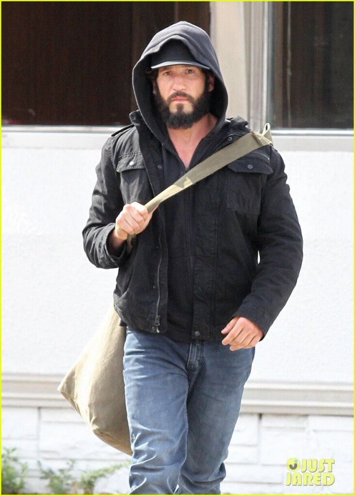 jon-bernthal-starts-filming-the-punisher-first-set-photos-08