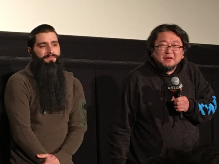 ロバーツ監督（左）、樋口真嗣氏（右） ©2016 WARNER BROS.ENTERTAINMENT INC., LEGENDARY PICTURES PRODUCTIONS, LLC AND RATPAC-DUNE ENTERTAINMENT LLC. ALL RIGHTS RESERVED